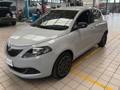 Lancia Ypsilon 1.0 FireFly 5 porte S&S Hybrid Ecochic Gold (3)