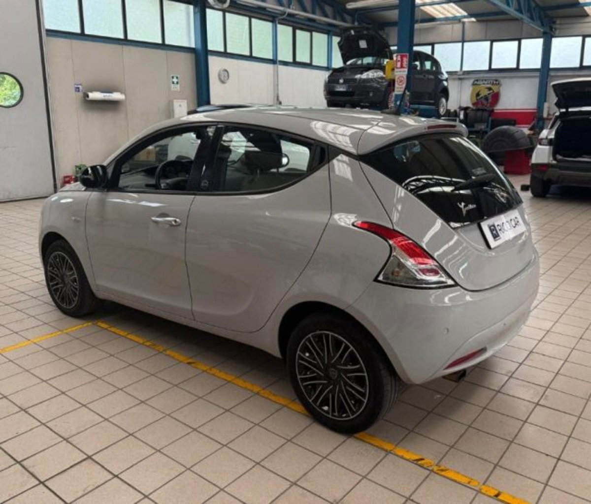 Lancia Ypsilon 1.0 FireFly 5 porte S&S Hybrid Ecochic Gold (5)