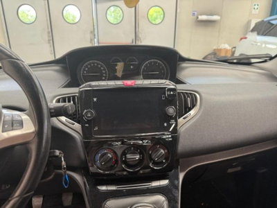 Lancia Ypsilon 1.0 FireFly 5 porte S&S Hybrid Ecochic Gold (9)