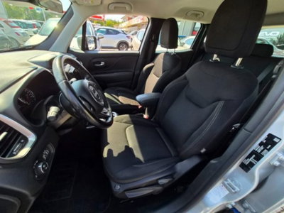 Jeep Renegade 1.3 T4 DDCT Limited (9)