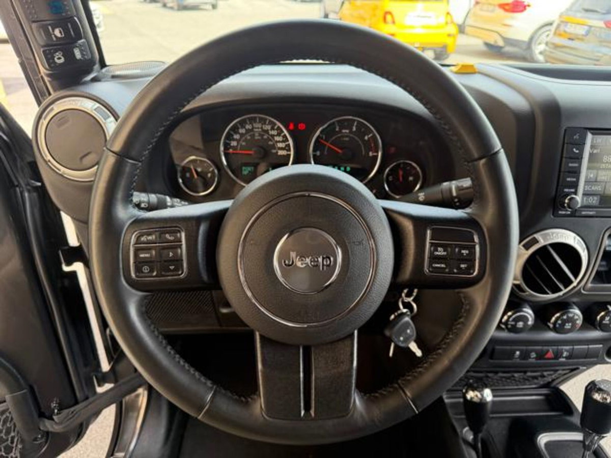 Jeep Wrangler Unlimited 2.8 CRD DPF Rubicon Auto (12)