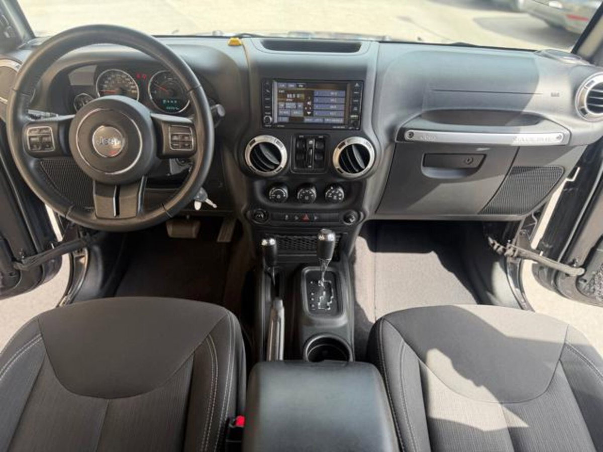 Jeep Wrangler Unlimited 2.8 CRD DPF Rubicon Auto (8)