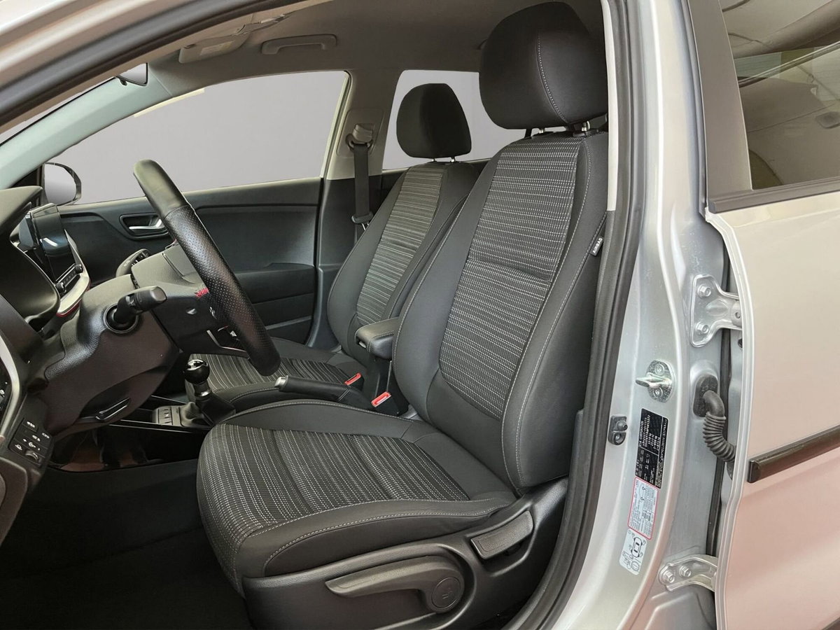 Kia Stonic 1.2 DPI Urban (11)