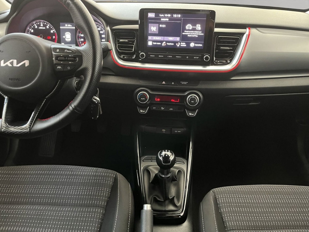 Kia Stonic 1.2 DPI Urban (16)
