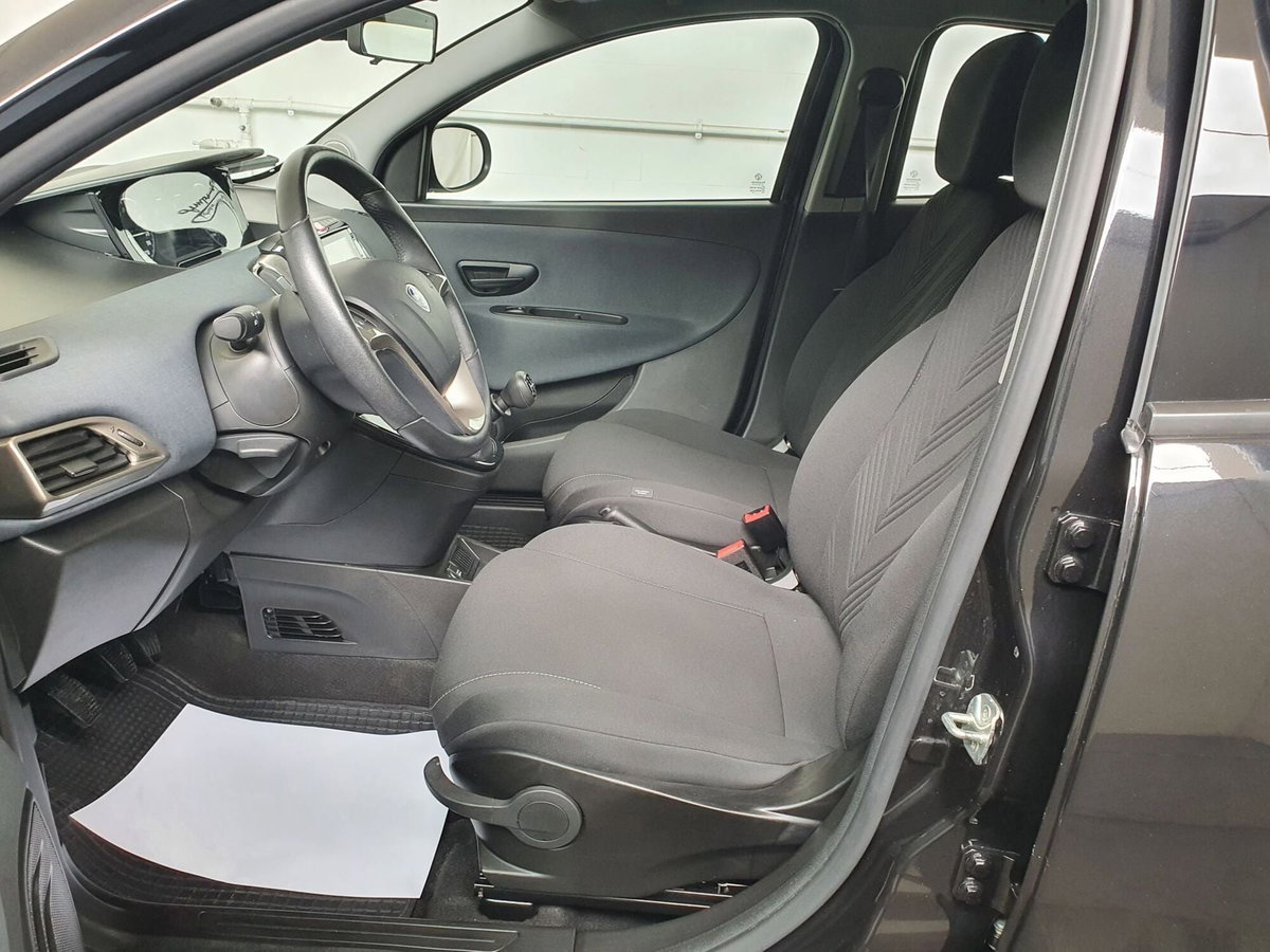 Lancia Ypsilon 1.0 FireFly 5 porte S&S Hybrid Gold Plus (10)