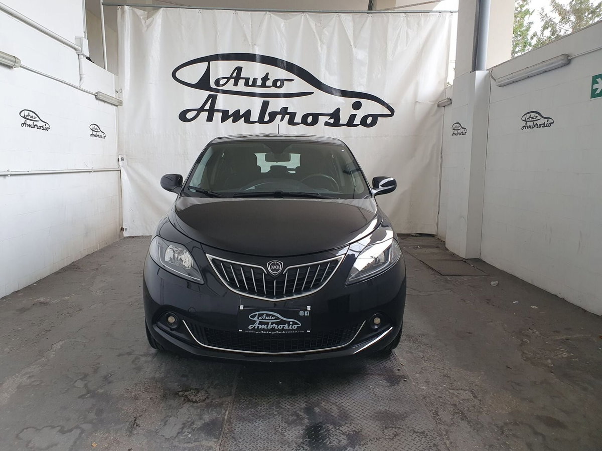 Lancia Ypsilon 1.0 FireFly 5 porte S&S Hybrid Gold Plus (2)