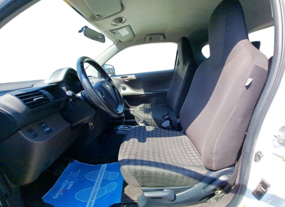 Toyota iQ 1.0 CVT Sol (6)