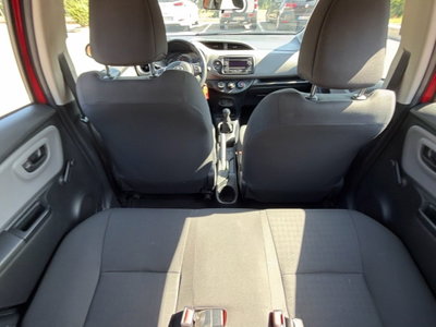 Toyota Yaris 1.0 5 porte Active (11)