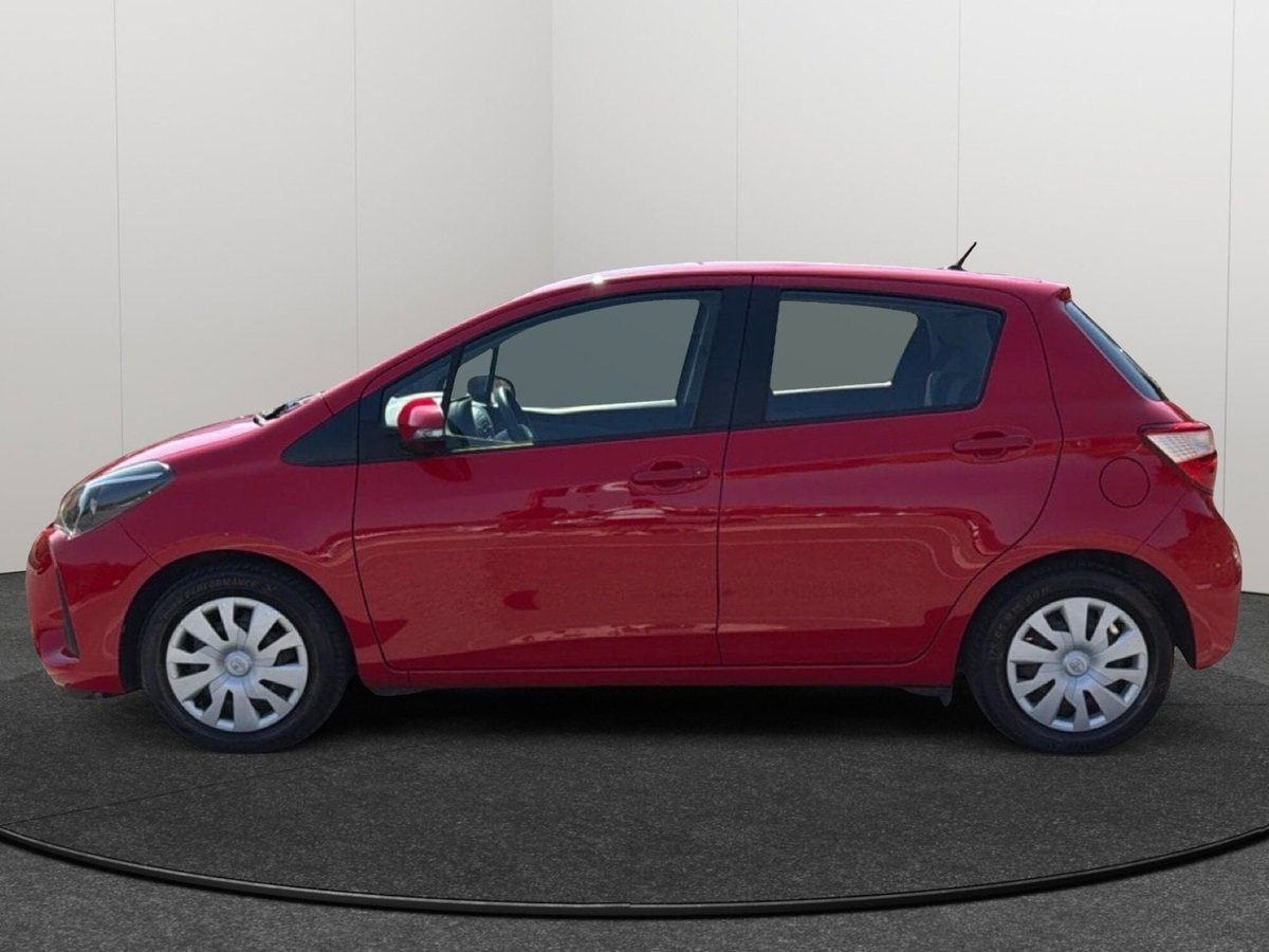 Toyota Yaris 1.0 5 porte Active (2)