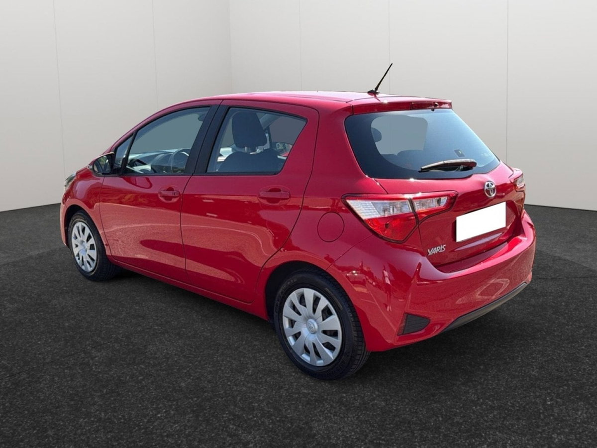 Toyota Yaris 1.0 5 porte Active (3)