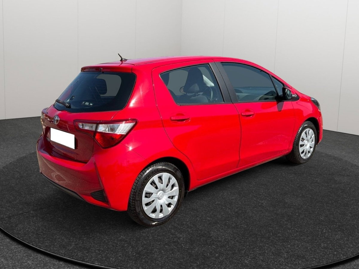 Toyota Yaris 1.0 5 porte Active (6)