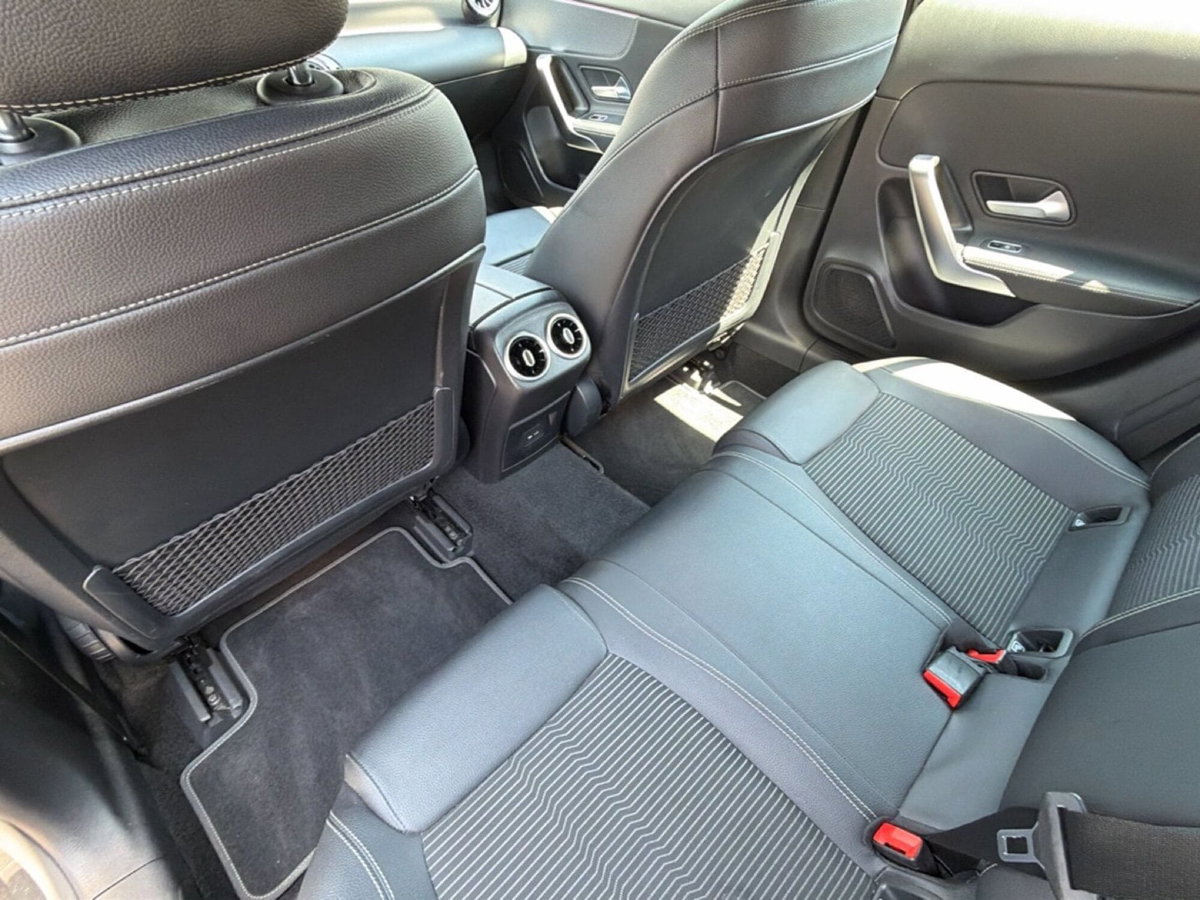 Mercedes-Benz Classe A 180 d Automatic Business (10)