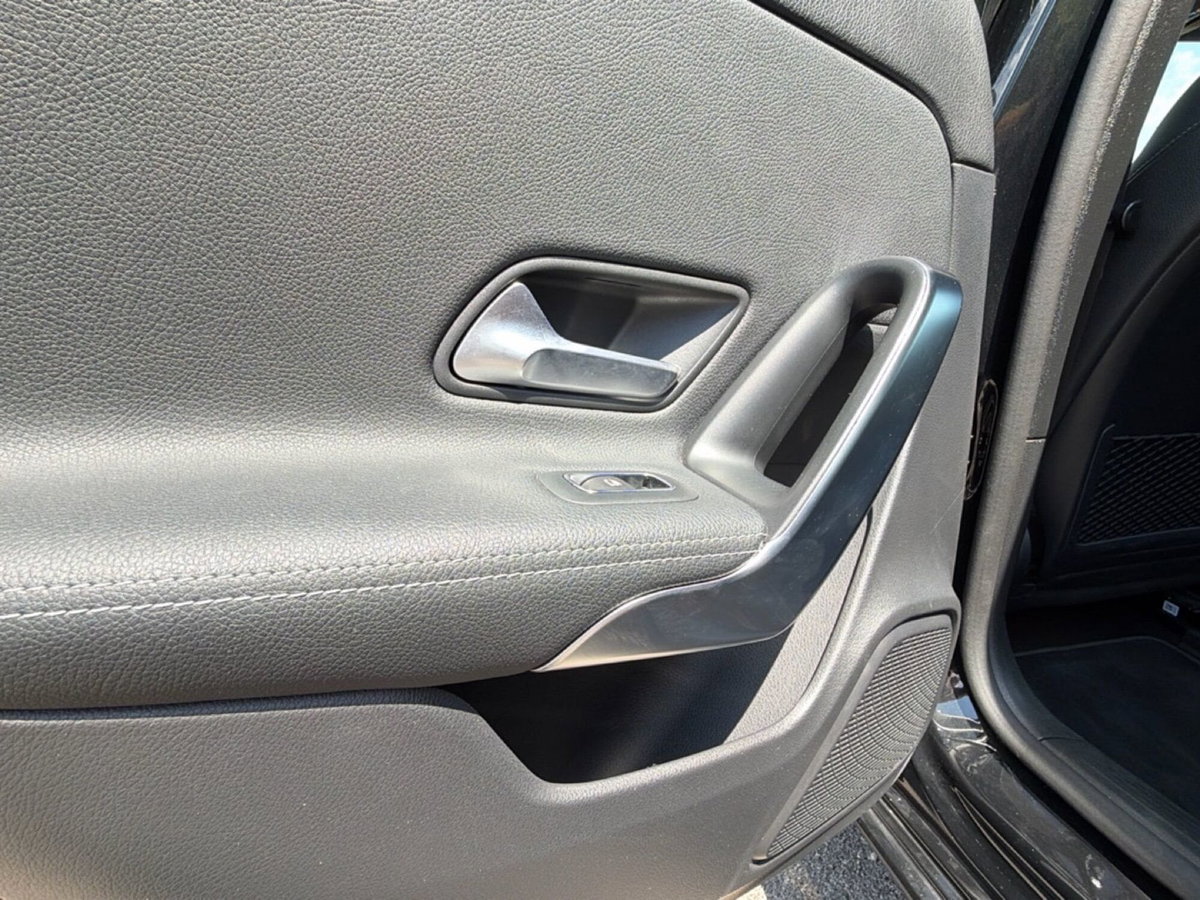 Mercedes-Benz Classe A 180 d Automatic Business (11)