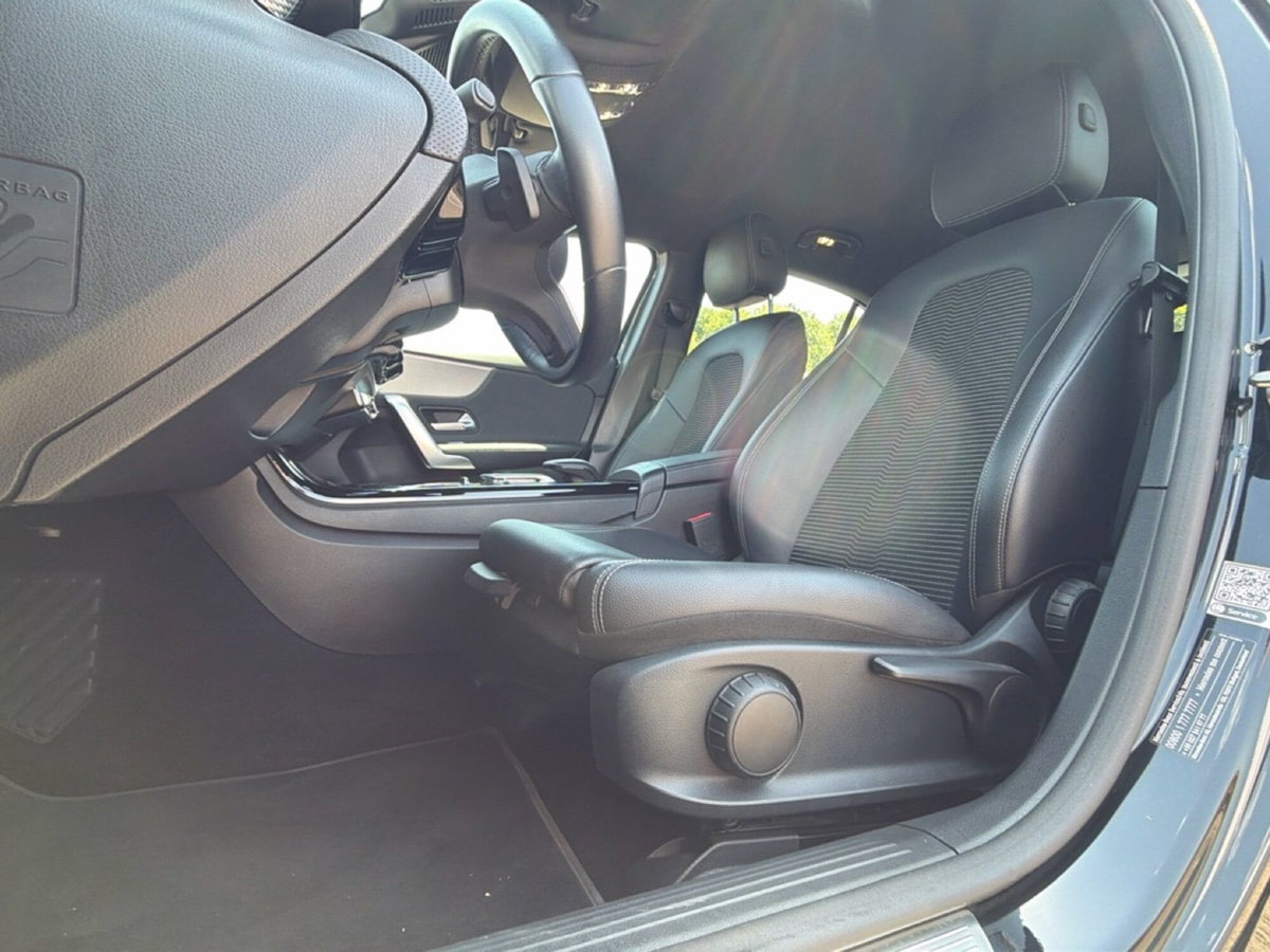 Mercedes-Benz Classe A 180 d Automatic Business (12)