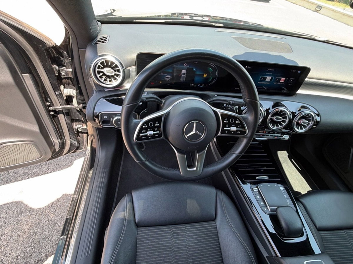 Mercedes-Benz Classe A 180 d Automatic Business (13)