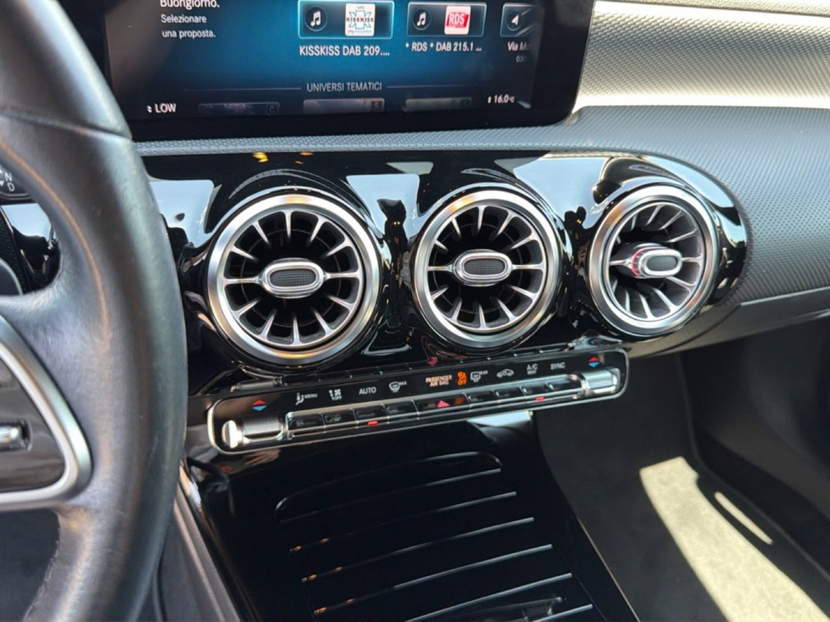 Mercedes-Benz Classe A 180 d Automatic Business (15)