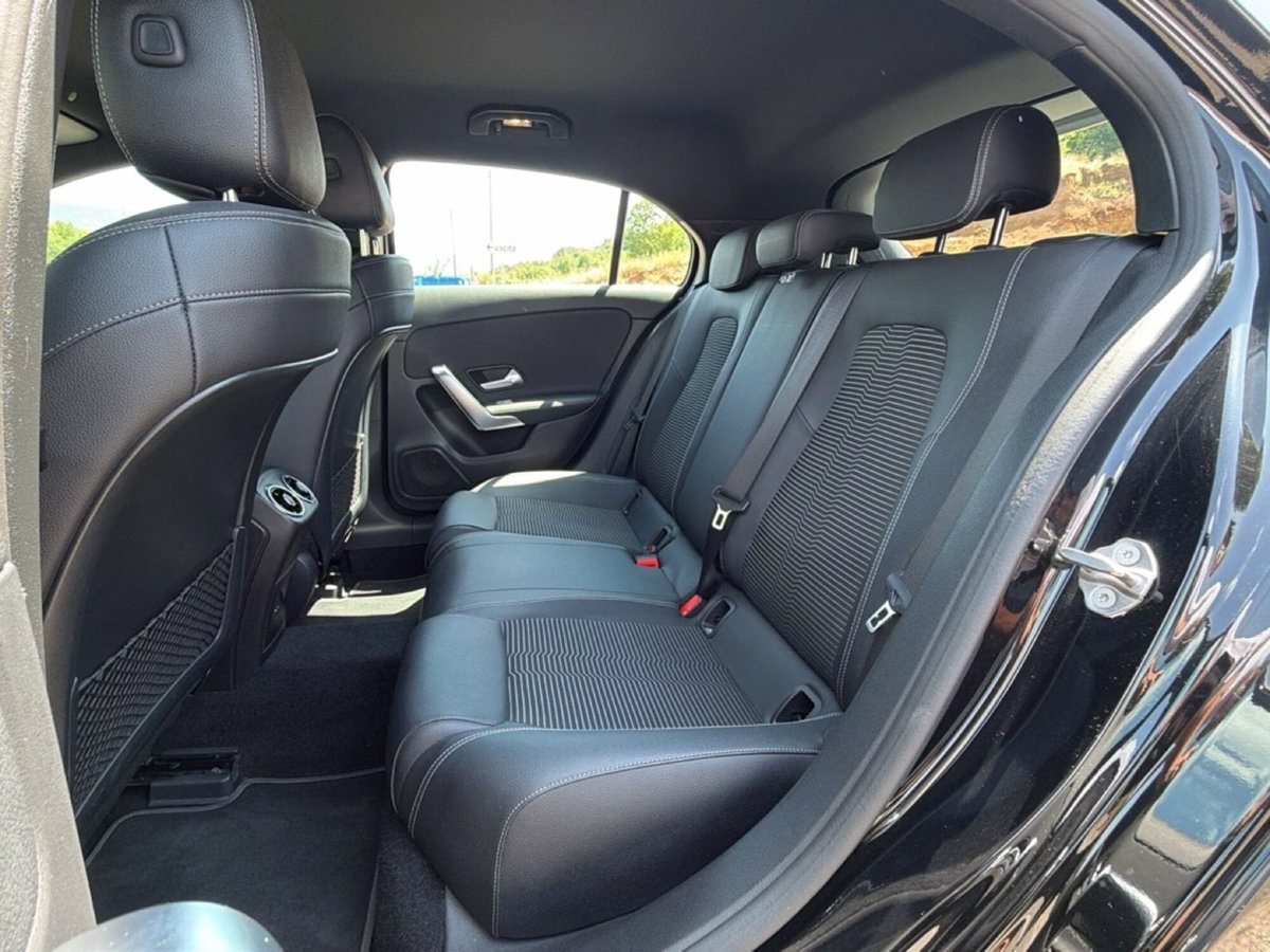 Mercedes-Benz Classe A 180 d Automatic Business (9)