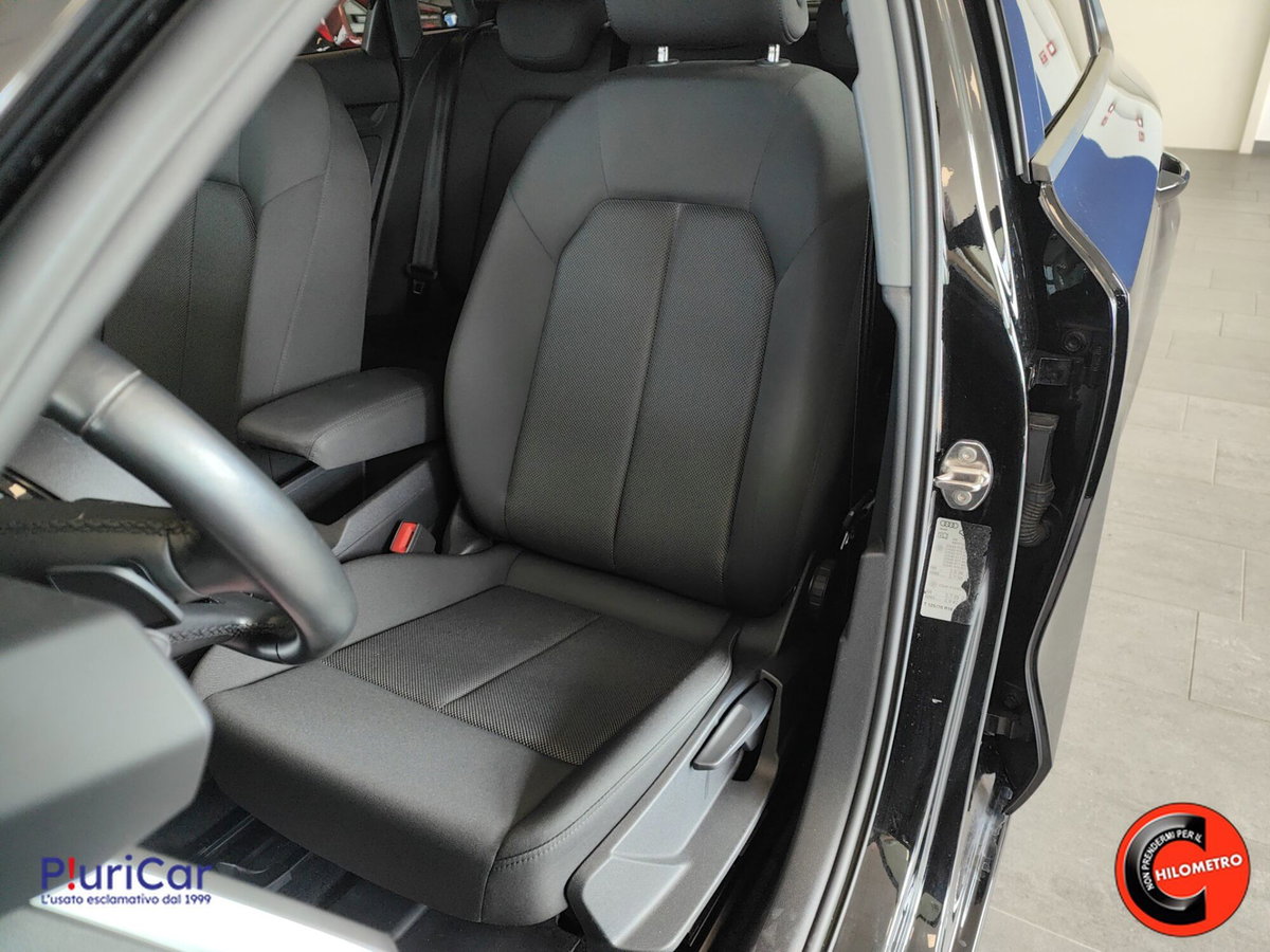 Audi A3 Sportback 35 TFSI S tronic Business (4)