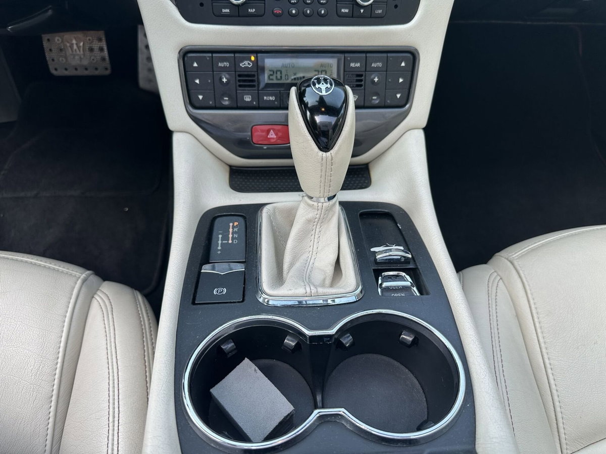 Maserati Grancabrio 4.7 V8 Sport (13)