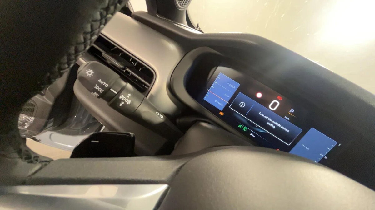 Jeep Avenger 1.2 turbo e-hybrid mhev Summit fwd 110cv edct6 (13)