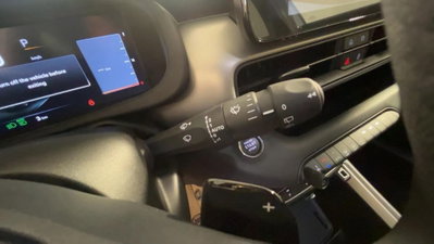 Jeep Avenger 1.2 turbo e-hybrid mhev Summit fwd 110cv edct6 (14)