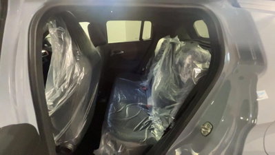 Jeep Avenger 1.2 turbo e-hybrid mhev Summit fwd 110cv edct6 (15)