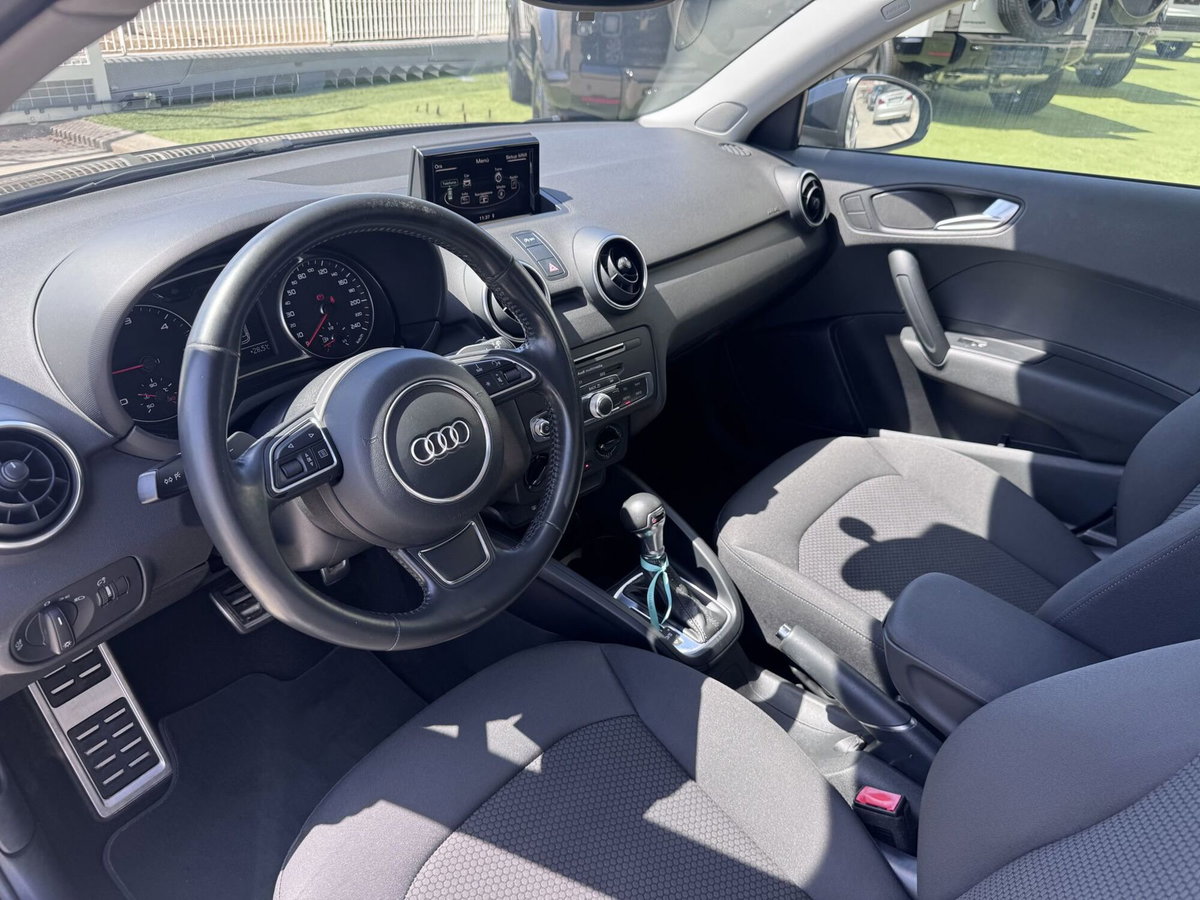 Audi A1 Sportback 1.6 TDI 116 CV S tronic Admired (8)