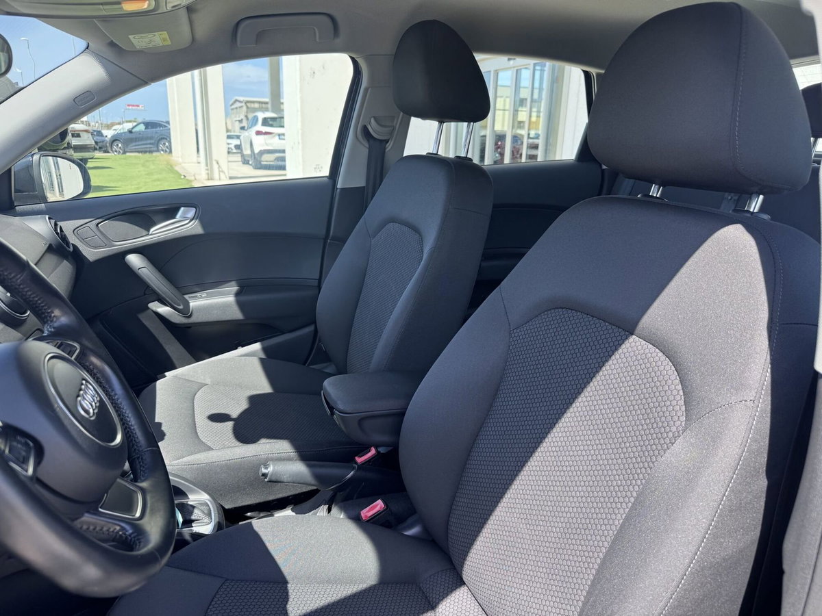 Audi A1 Sportback 1.6 TDI 116 CV S tronic Admired (9)