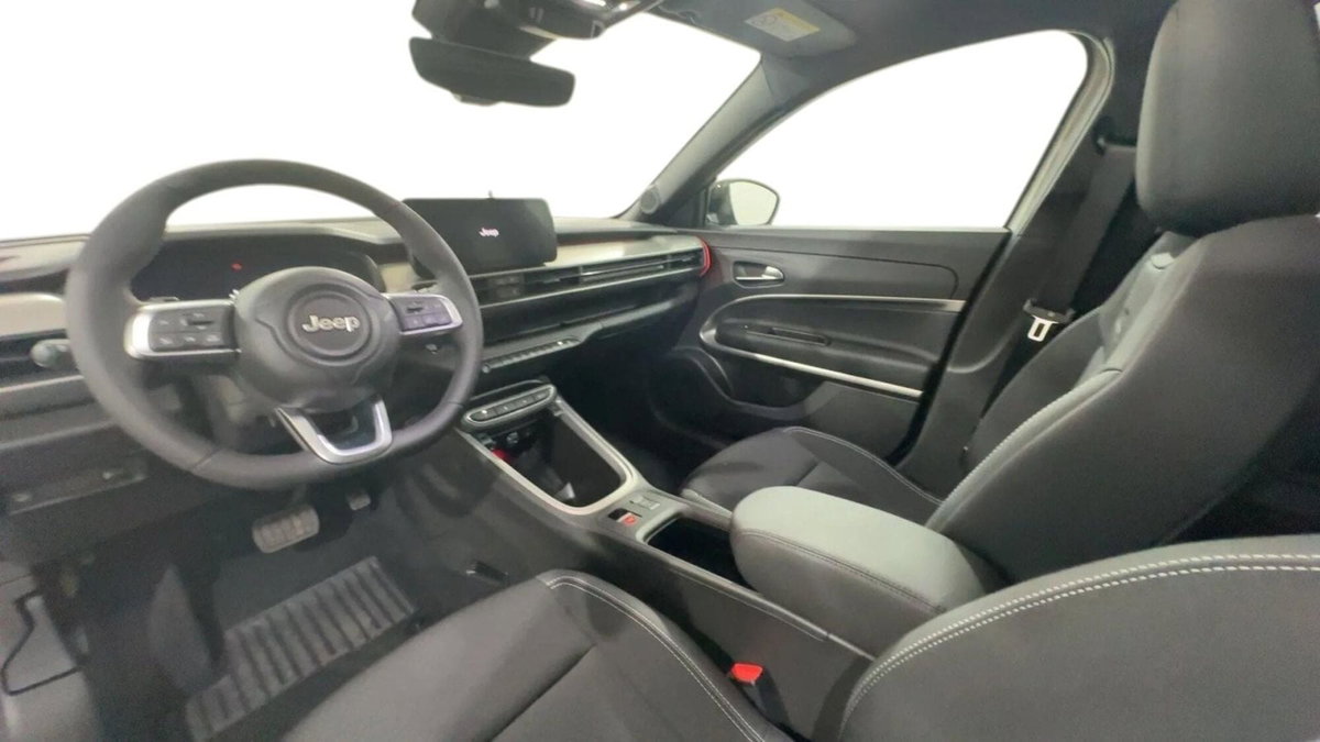 Jeep Avenger 1.2 turbo e-hybrid mhev Summit fwd 110cv edct6 (12)