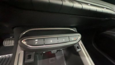 Jeep Avenger 1.2 turbo e-hybrid mhev Summit fwd 110cv edct6 (13)