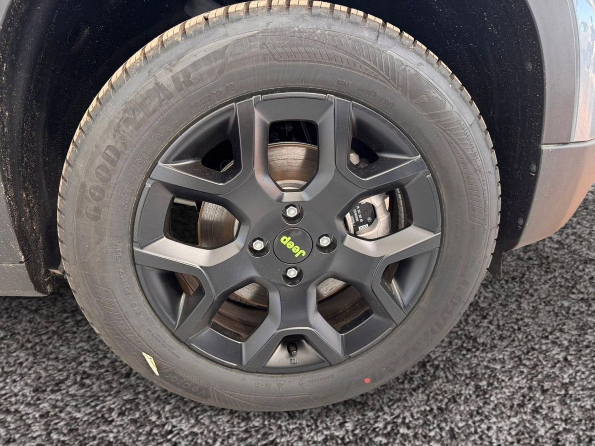 Jeep Avenger 1.2 turbo e-hybrid mhev Upland 4xe 145cv edct6 (7)