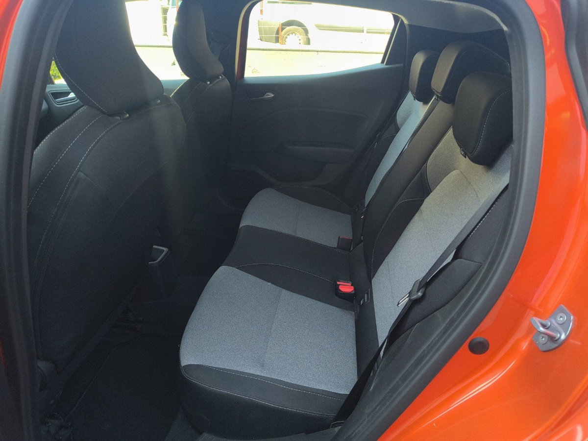 Renault Clio 1.5 dci Evolution 100cv (10)
