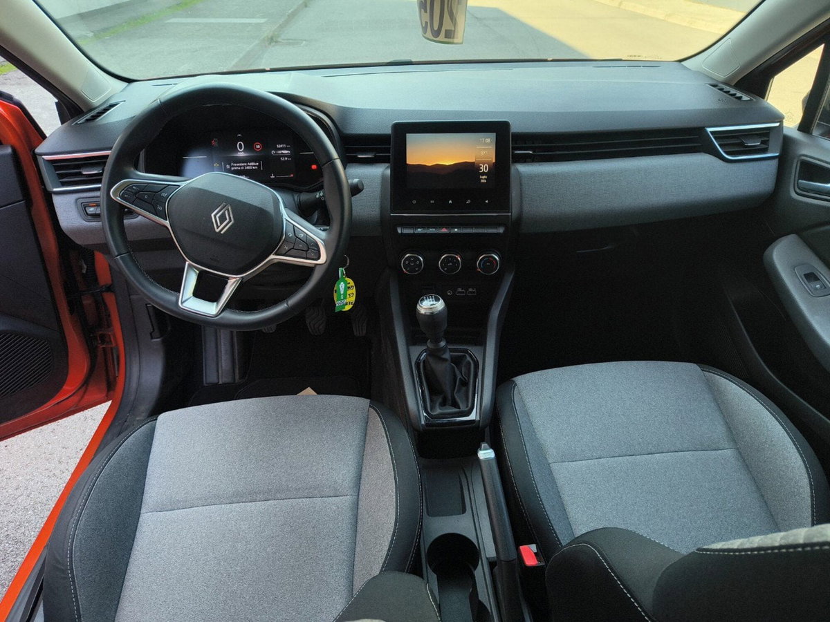 Renault Clio 1.5 dci Evolution 100cv (15)