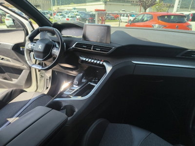 Peugeot 3008 BlueHDi 120 S&S EAT6 GT Line (11)