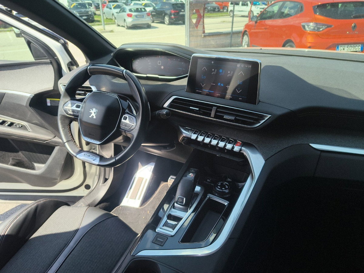 Peugeot 3008 BlueHDi 120 S&S EAT6 GT Line (13)