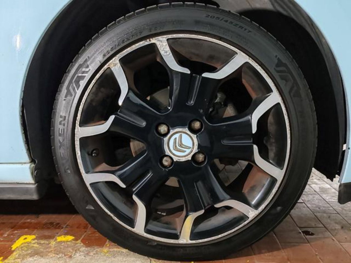 Ds DS 3 Coupé DS 3 1.4 VTi 95 Chic (15)