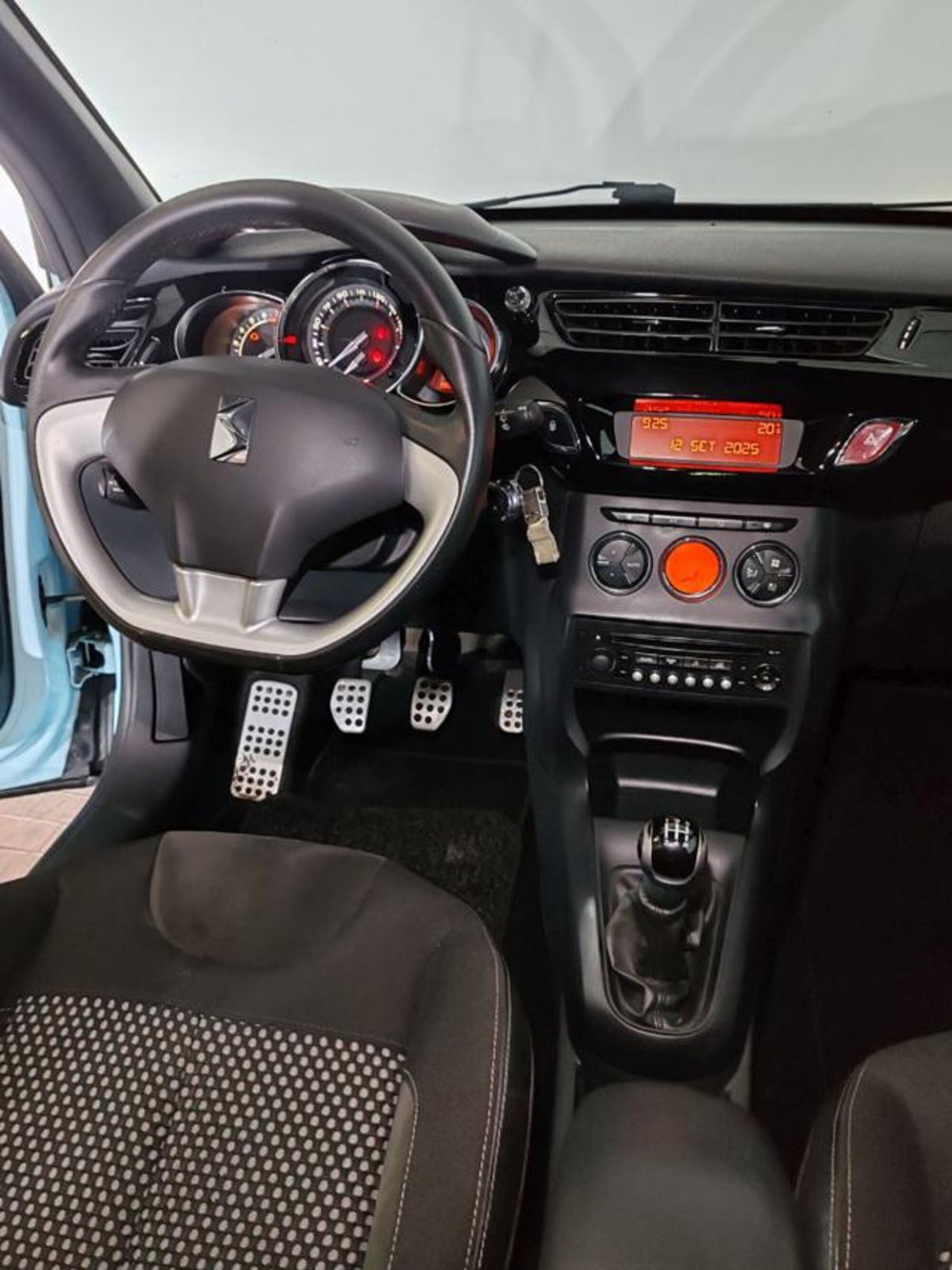 Ds DS 3 Coupé DS 3 1.4 VTi 95 Chic (9)