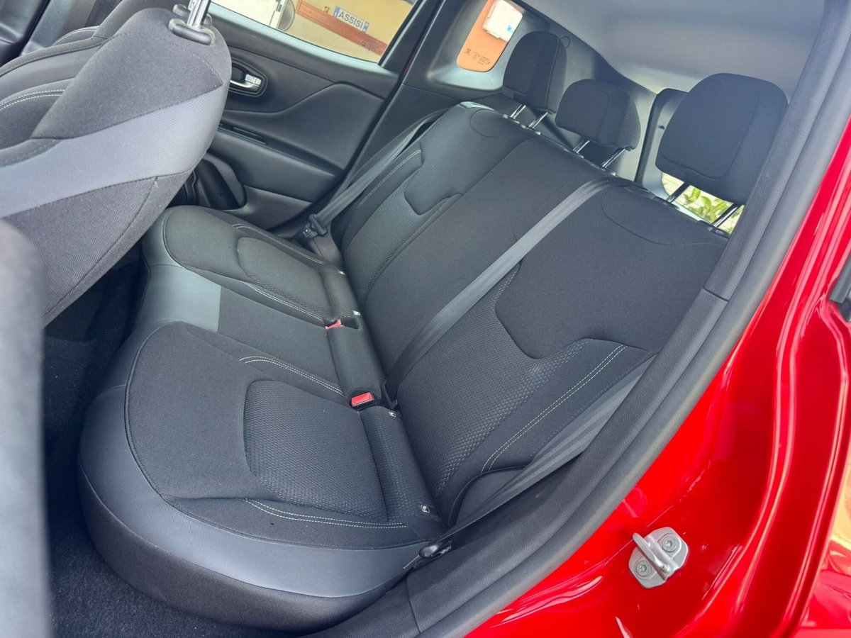 Jeep Renegade 1.6 Mjt 120 CV Limited (11)