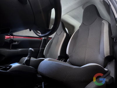 Toyota Aygo 1.0 VVT-i 72 CV 5 porte x-fun (7)