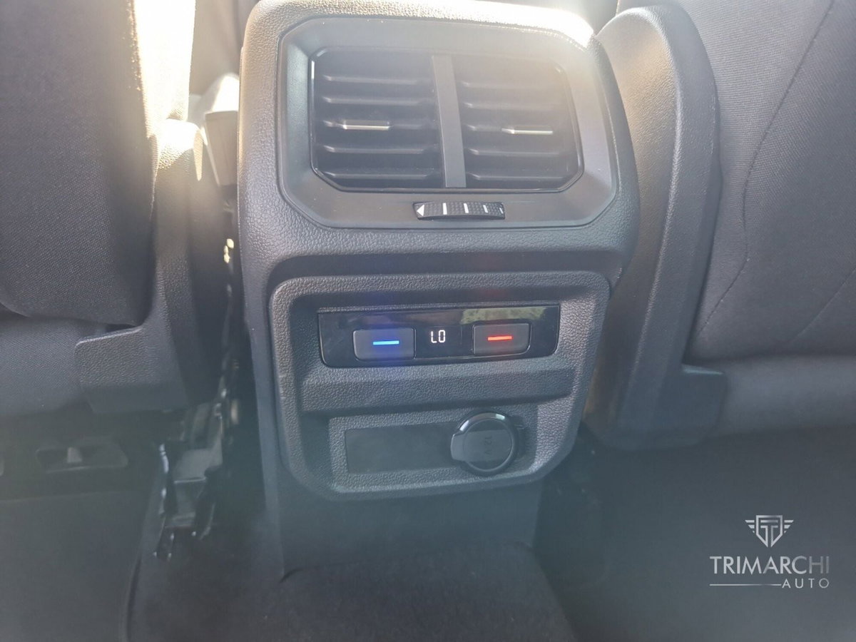Volkswagen Tiguan Allspace 2.0 TDI SCR DSG 4MOTION Elegance (13)