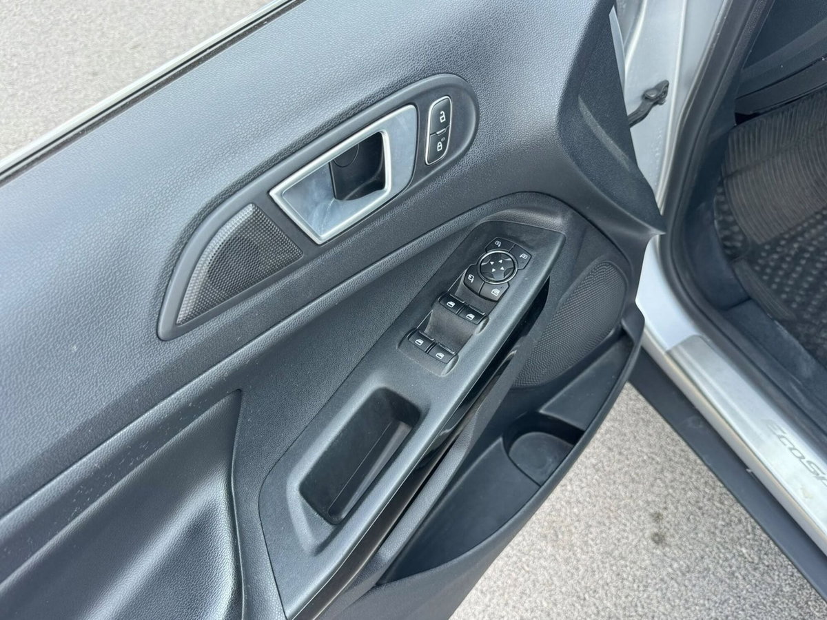 Ford EcoSport 1.0 EcoBoost 100 CV Titanium (4)