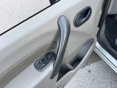 Renault Kangoo 1.6 105CV 5 porte Benzina/GPL Dynamique (4)