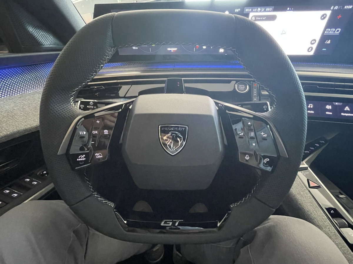 Peugeot 3008 1.2 hybrid GT Exclusive 145cv e-dcs6 (11)