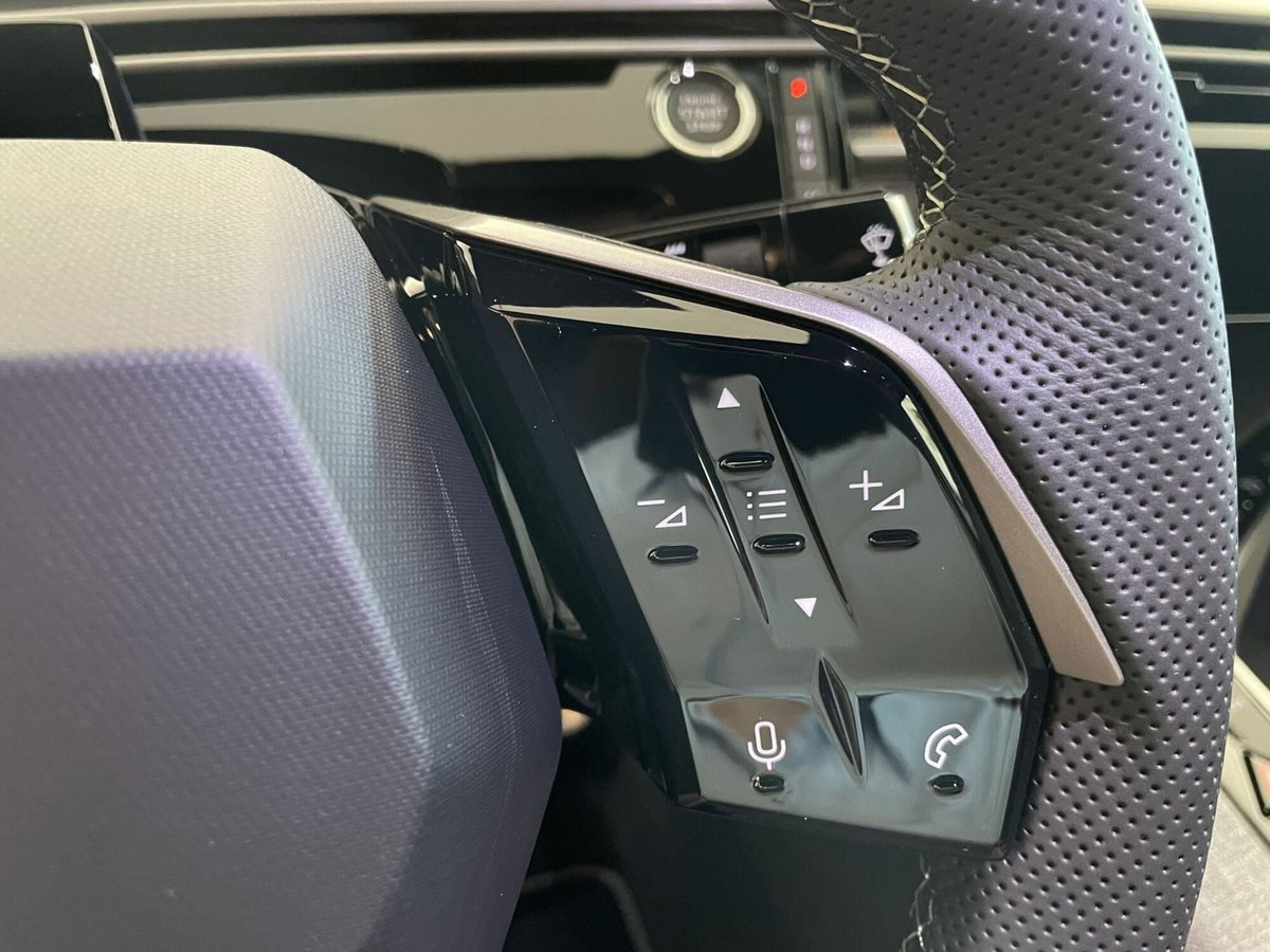 Peugeot 3008 1.2 hybrid GT Exclusive 145cv e-dcs6 (18)