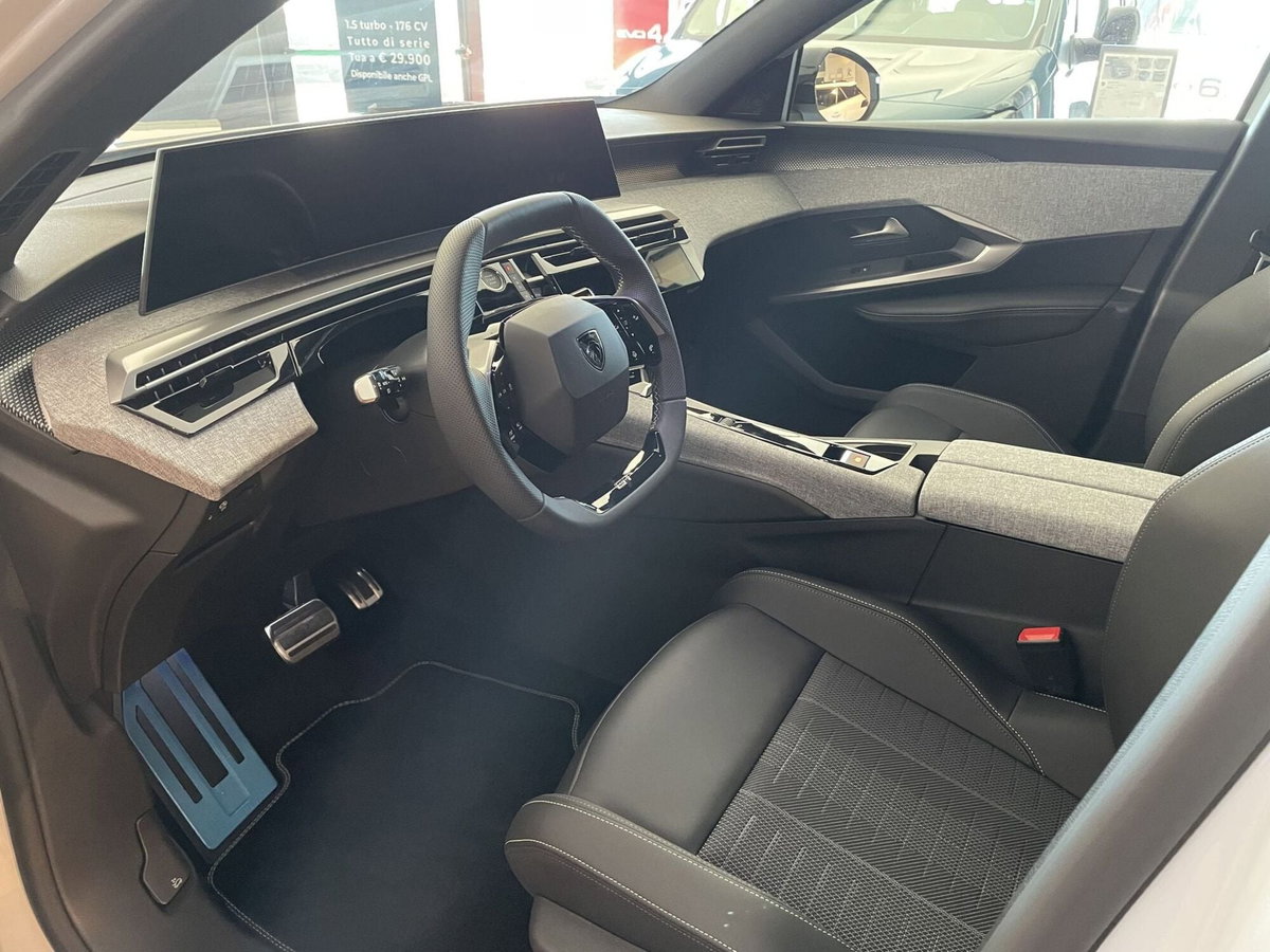 Peugeot 3008 1.2 hybrid GT Exclusive 145cv e-dcs6 (8)