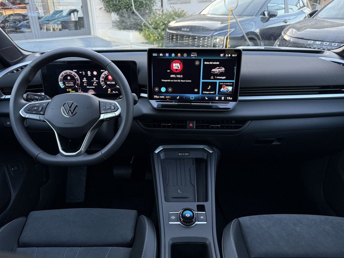 Volkswagen T-Roc 1.5 etsi Life 115cv dsg (11)