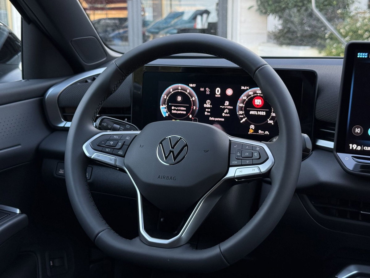Volkswagen T-Roc 1.5 etsi Life 115cv dsg (12)