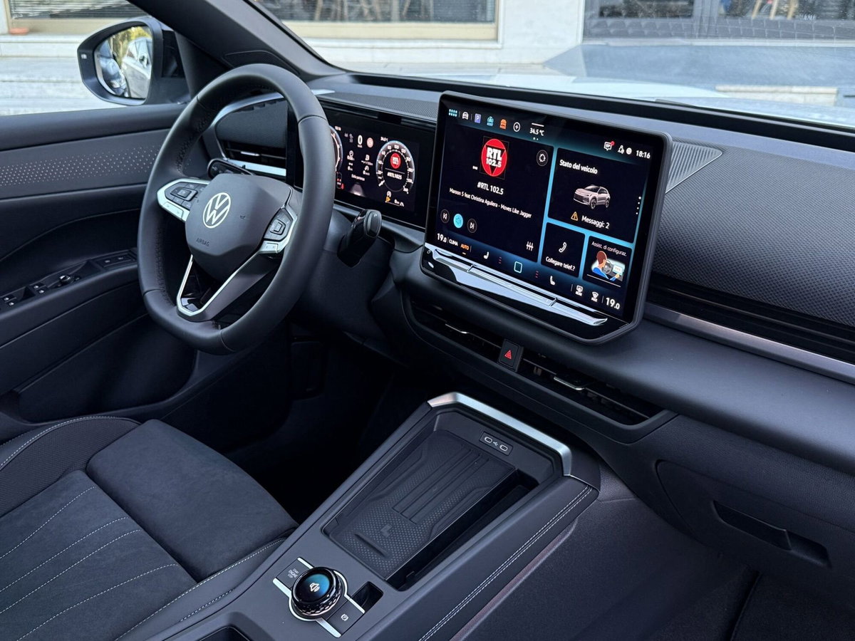 Volkswagen T-Roc 1.5 etsi Life 115cv dsg (17)