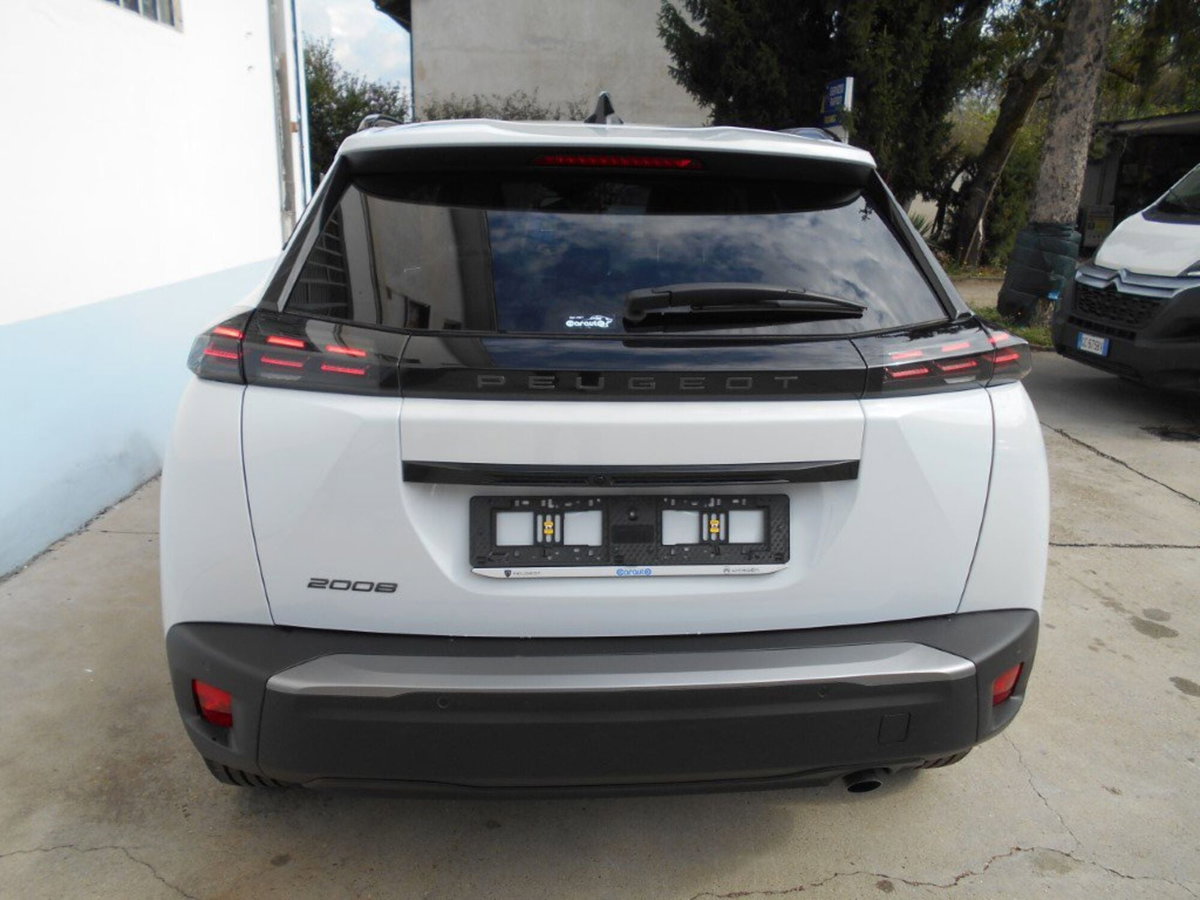Peugeot 2008 PureTech 100 S&S Allure (11)