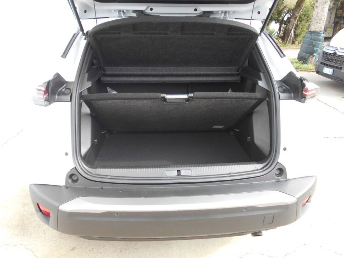 Peugeot 2008 PureTech 100 S&S Allure (14)